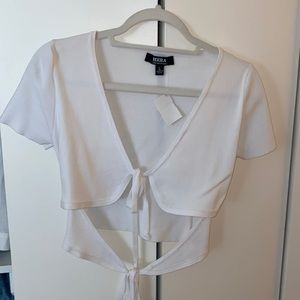 Short sleeve ribbed 2 tie front crop top